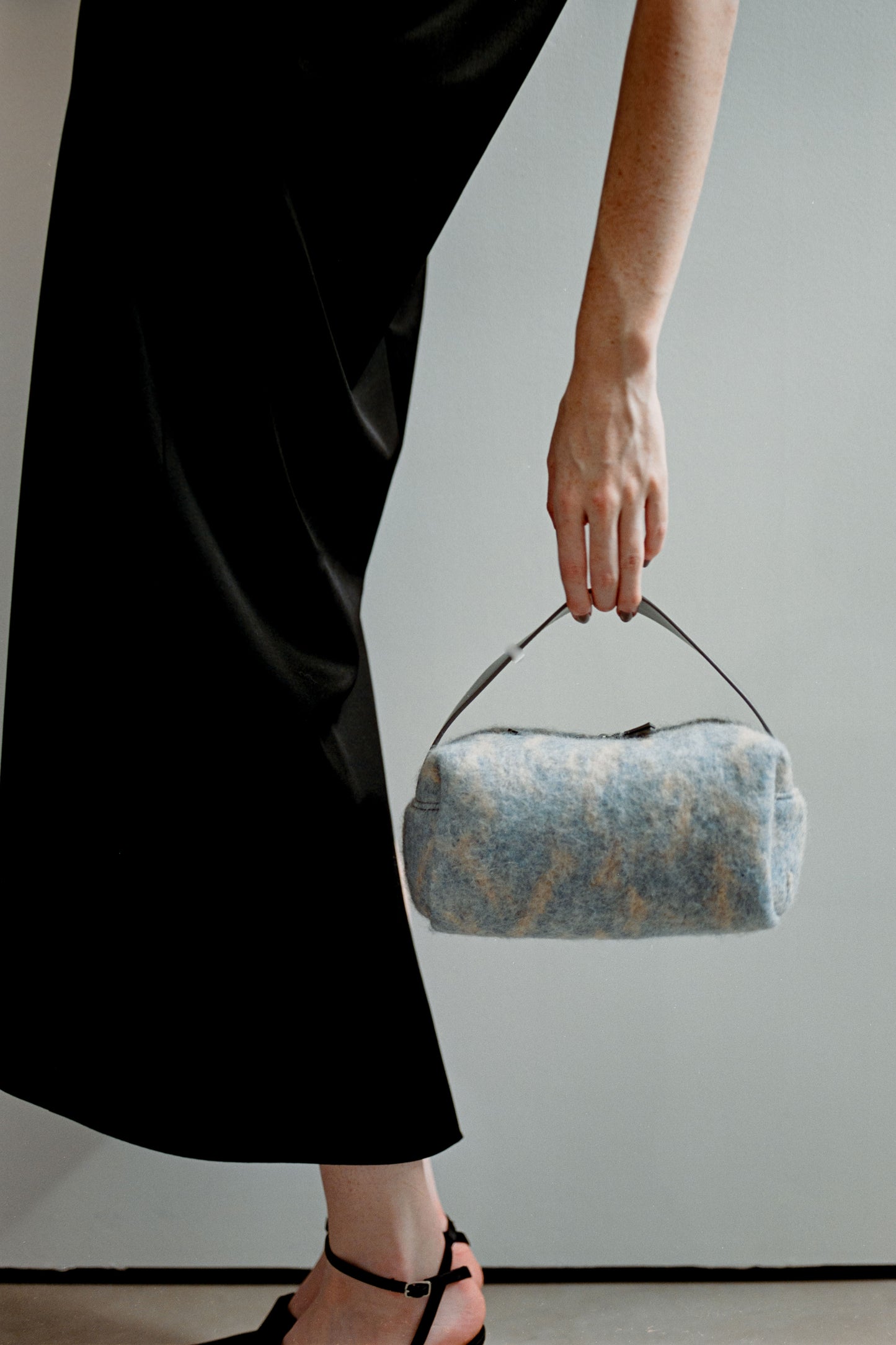 #021-7 Square Poach Bag_33